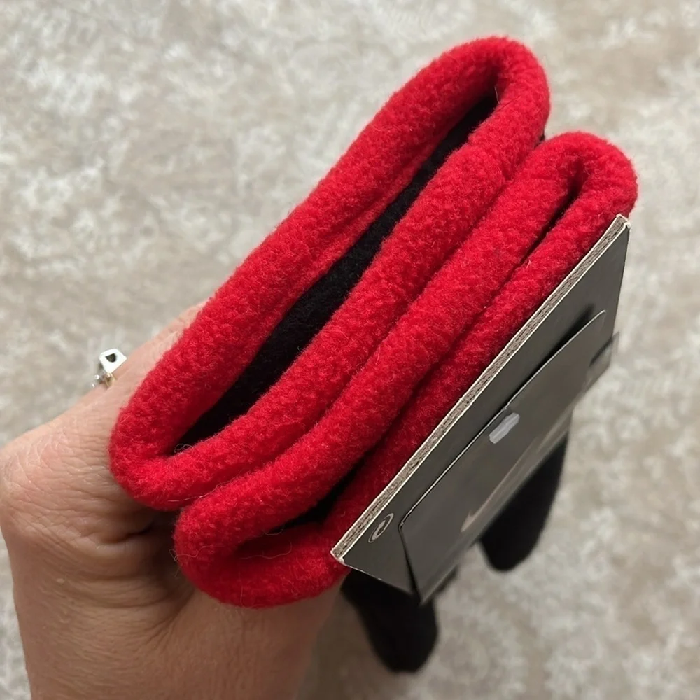 Brand New Nike Boys Black & Red Fleece Winter Gloves Sporty Embroidered Swoosh